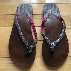 Roxy flip flop sandals